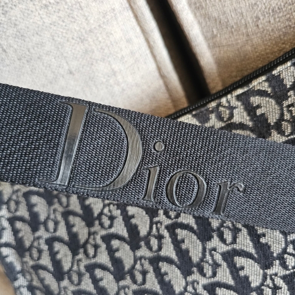 Christian Dior CD Monogram Crossbody Bag - Picture 5 of 10
